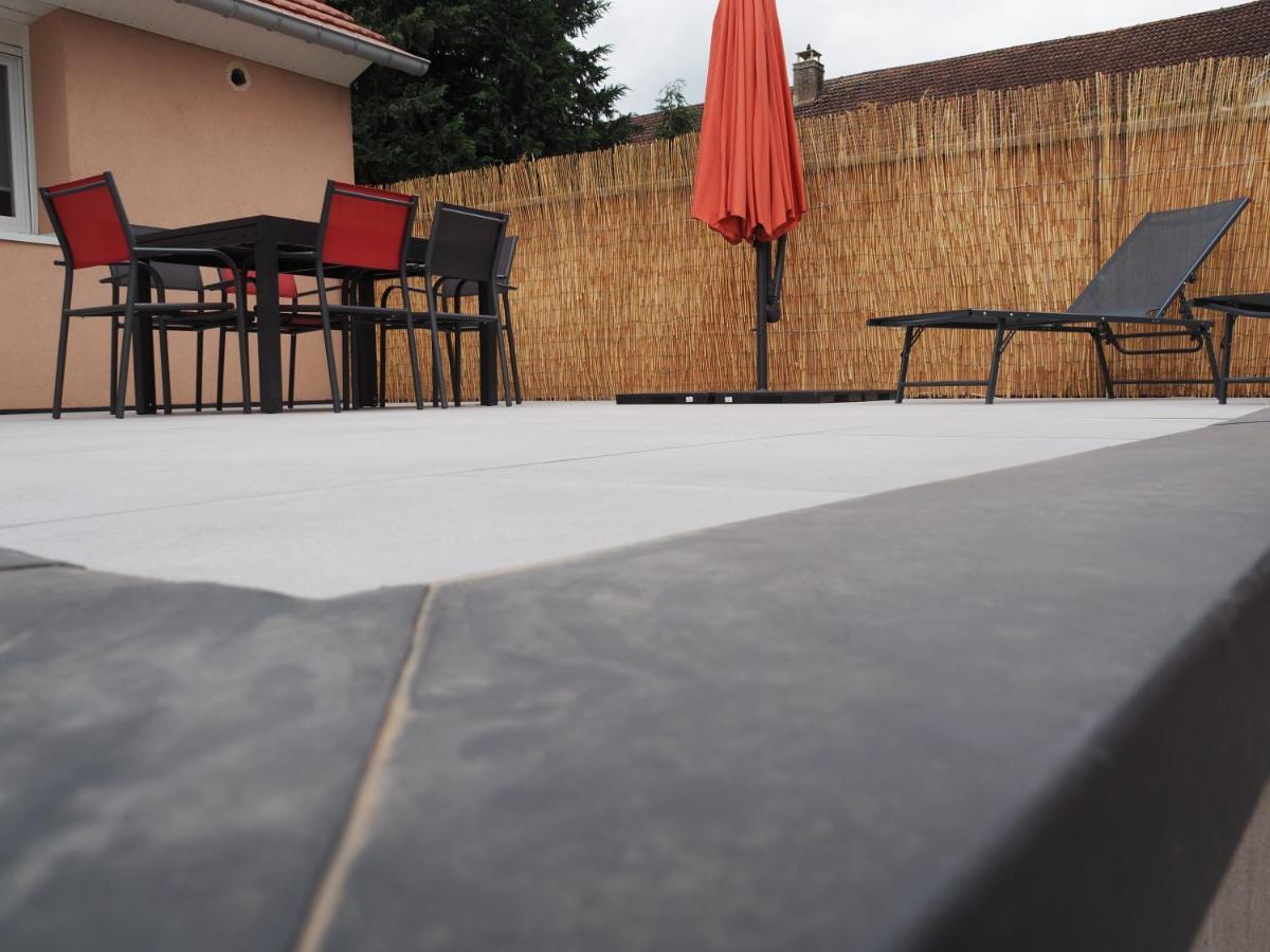 Gite Le Renouveau Avec Jacuzzi Privatif Laveline Exterior photo